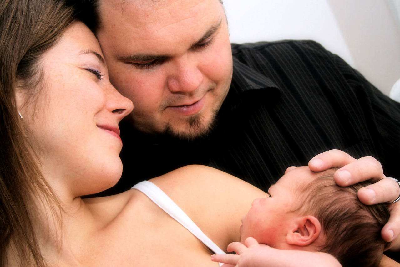 family-with-newborn-3-1429422-1279x852.jpg