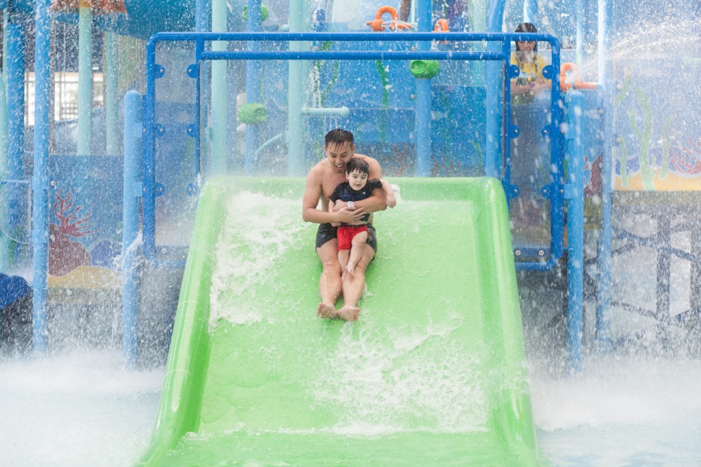 Splash@Kidz Amaze Indoor Water Playground communal slide