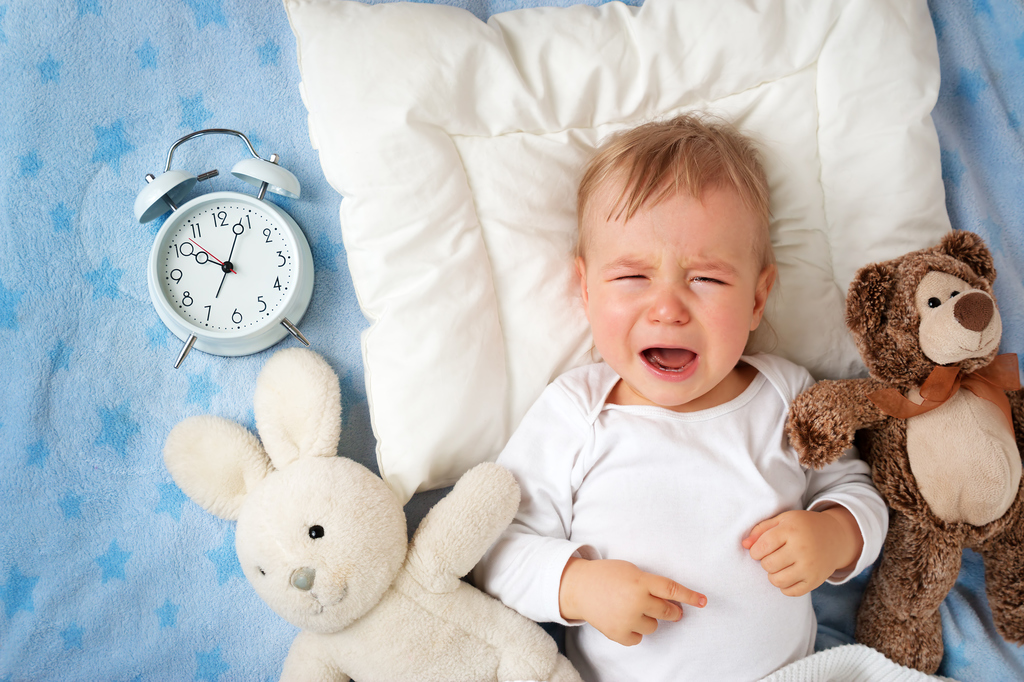 Bedtime Troubles With Tots: Stop Them With These 8 Strategies