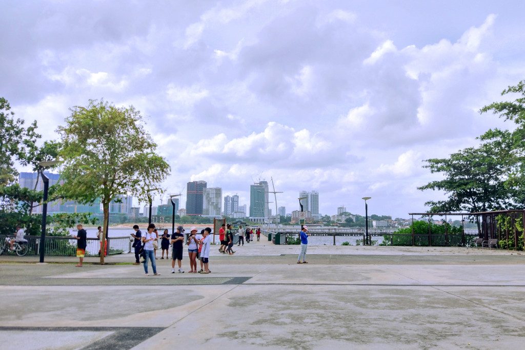 hiking trails in Singapore - woodlands waterfront park