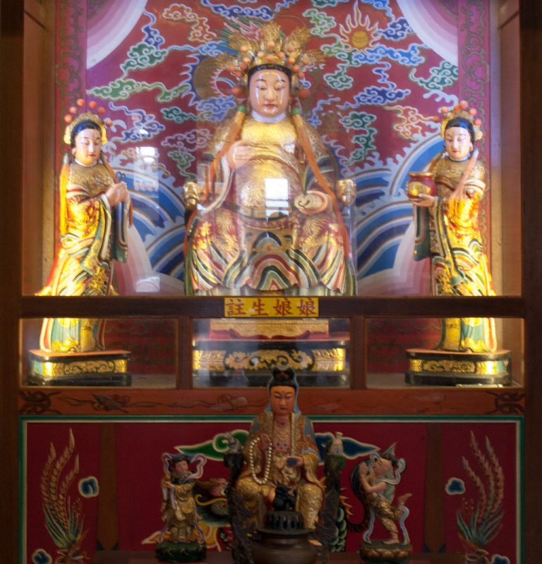 zhu sheng niang niang - altar
