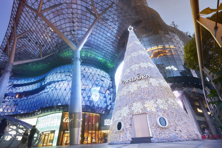 ION-Orchard-Christmas-Tree-2017-decorated-by-PANDORA-Day-view-768x512.jpg