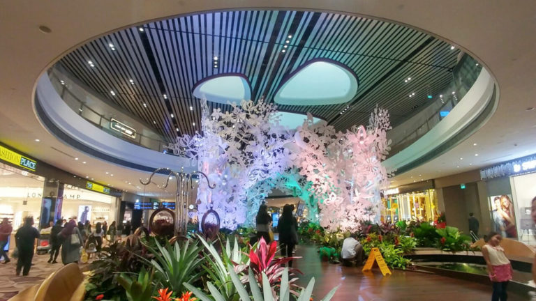 changi airport terminal 4 -garden
