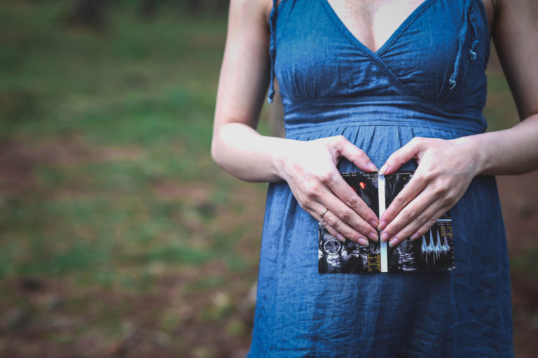 maternity packages - pregnant mum with scan