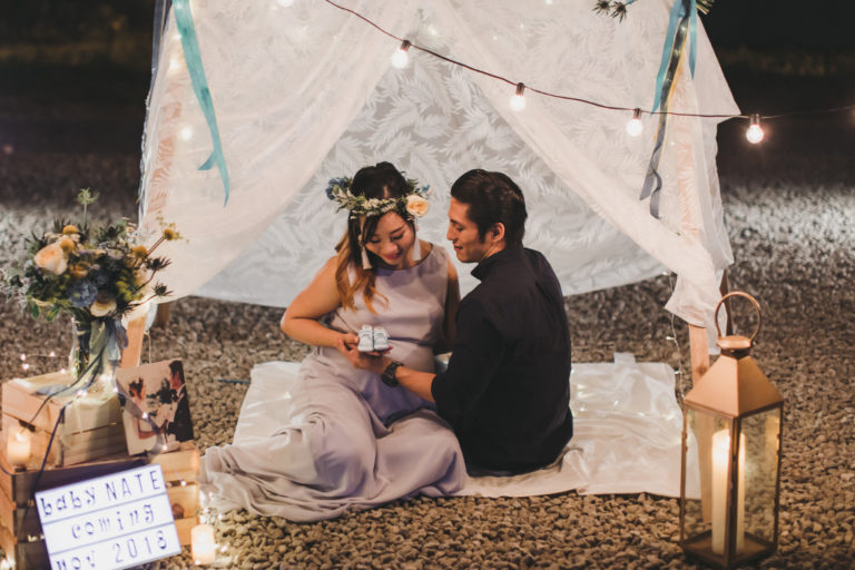 night-time maternity photoshoot - featured