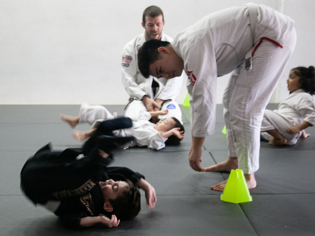 Brazilian Jiu-Jitsu for kids - Gracie Elliott flip
