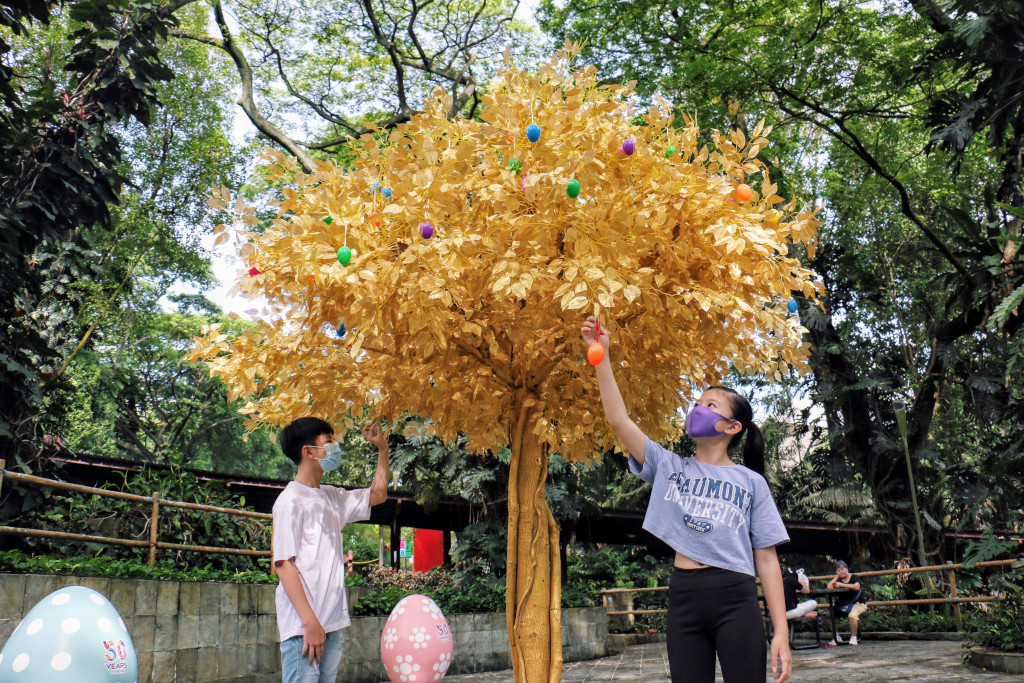 April at Jurong Bird Park