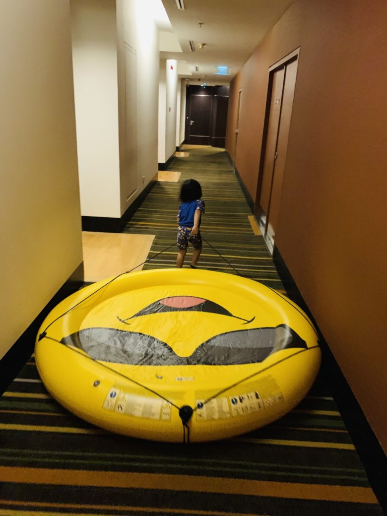 Laissez-faire parenting - Jude drags a giant float