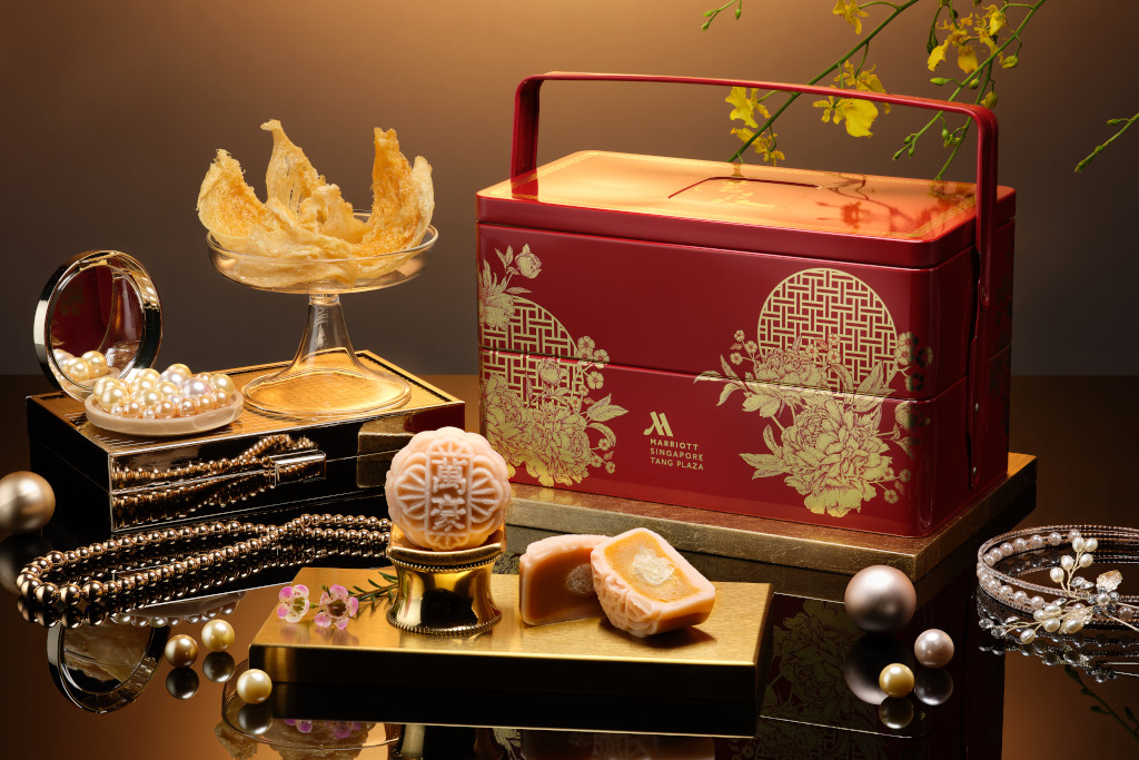 mooncakes 2021 - Singapore Marriott Tang Plaza Hotel