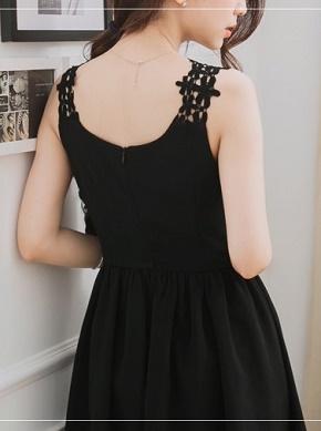 black crochet dress3.jpg