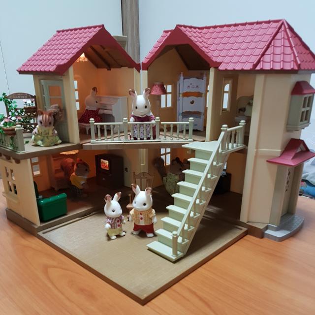 sylvanian_families_city_house_with_lights_2.jpg