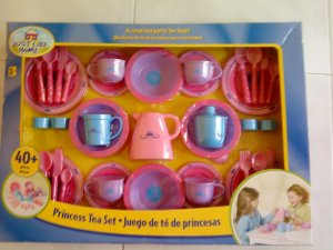 Toy Princess Tea Set 40 piece.JPG
