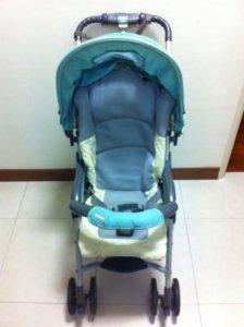 combi stroller1.jpg