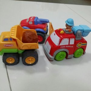 bundle_of_playskool_toy_trucks_1425123535_f58a4cee.jpg