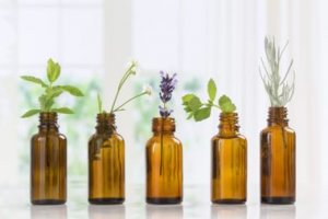 01_essentialoils_Essential-Oils-For-Anxiety-What-You-Need-to-Know_461827699_JPC-PROD-380x254.jpg