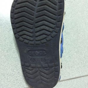 Crocs C8 9 Dark Blue back pic.jpg