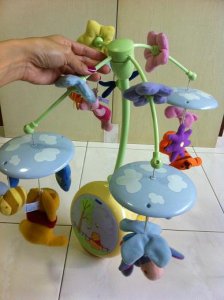 tomy pooh cot mobile.JPG