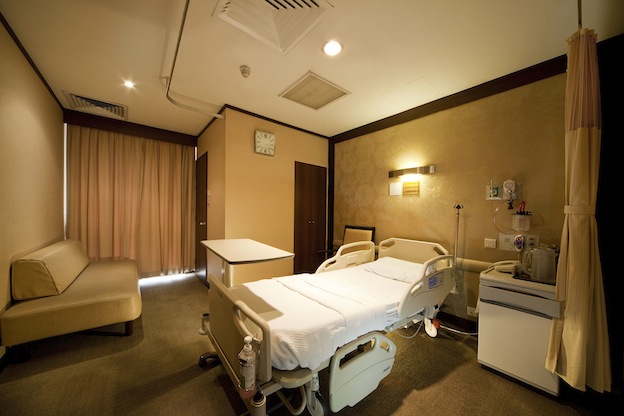 Parkway East Hospital - Single Room