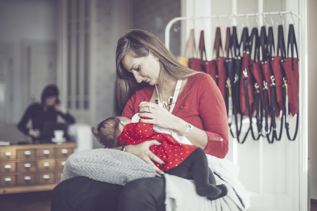 Clothing/ nursing in public - Breastfeeding, Forums