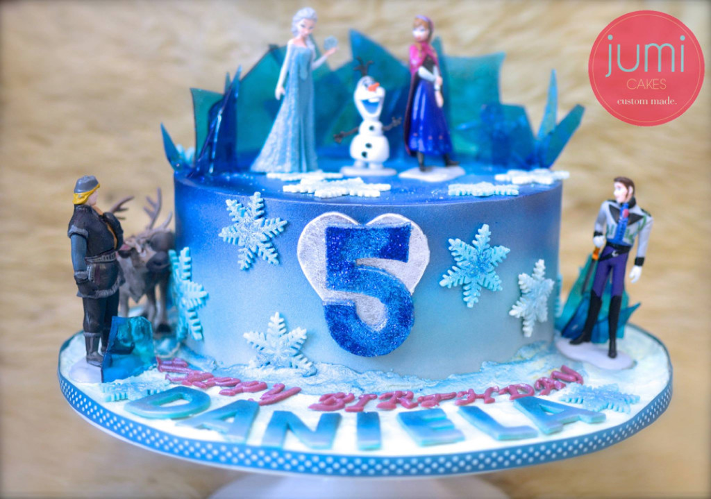 Kid's birthday Cake - Frozen cake by Jumi Cakes