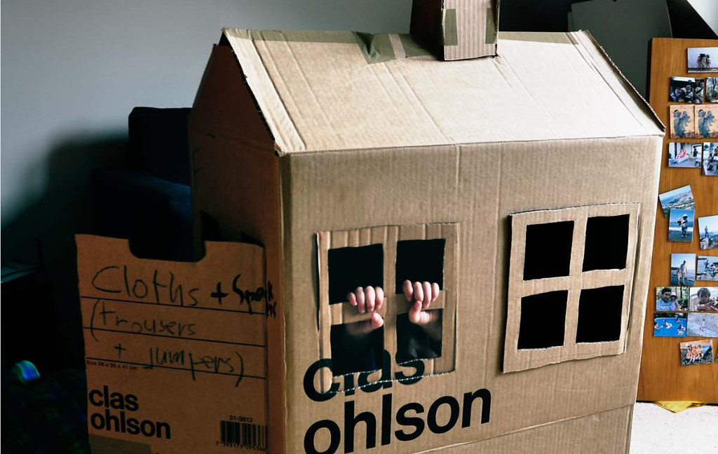 toddler-activities-cardboard-house