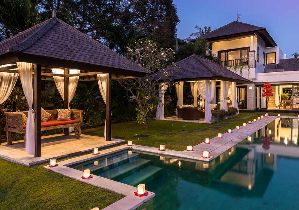 Sunset villa pool