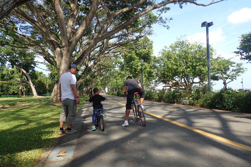 cycling trails in Singapore - East Coast Park