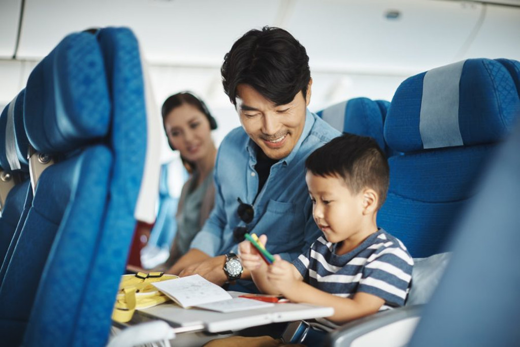 family-friendly airlines - cathay pacific