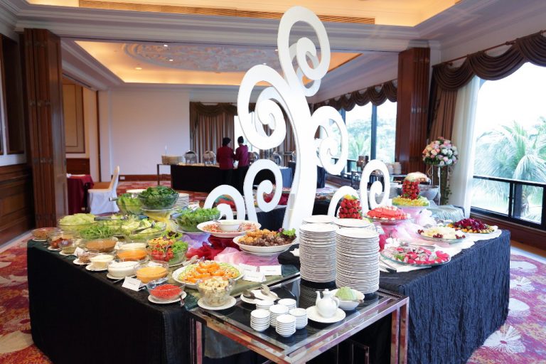 Orchid Country Club - buffet