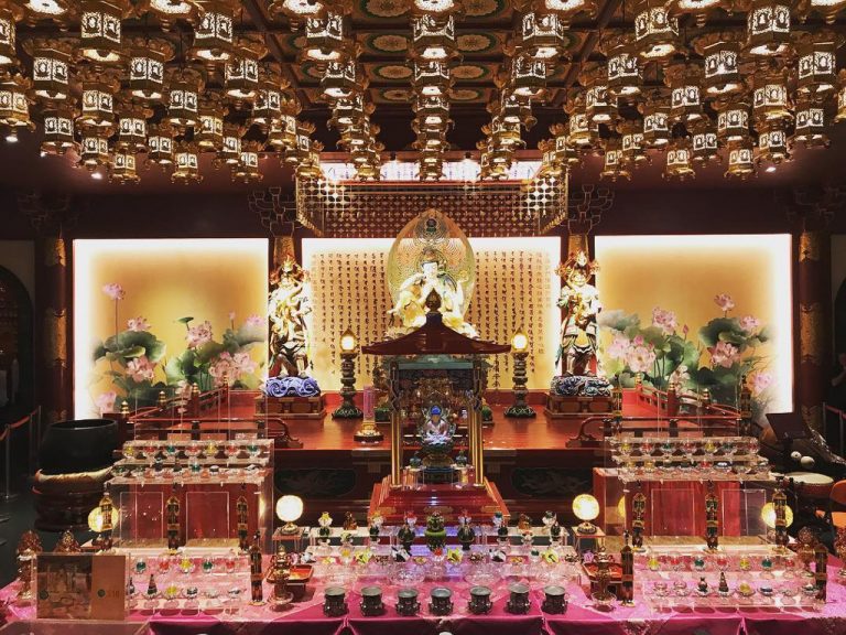 off-the-beaten-track places in Singapore - buddha tooth
