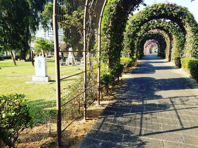 off-the-beaten-track places in Singapore - japanese cemetery