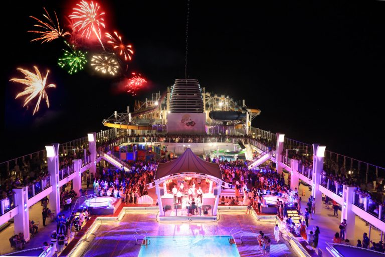 family cruises - genting dream fireworks