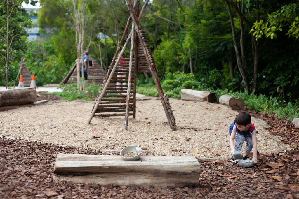 HortPark-Nature-Playgarden-The-Building-Huts