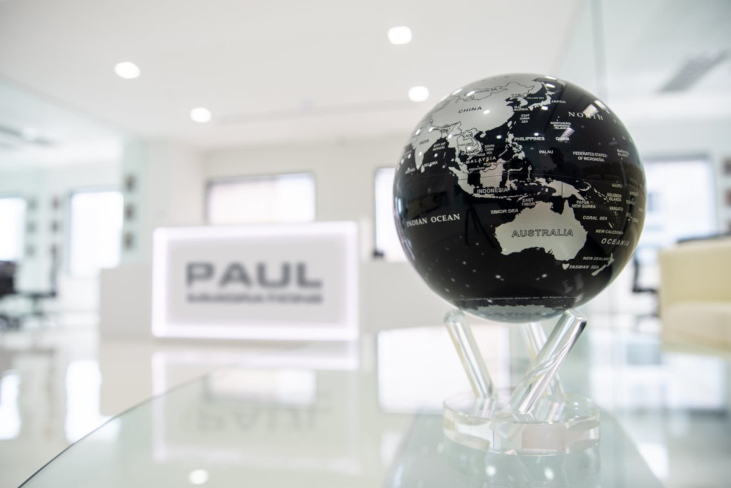 Paul Immigrations reviews - globe