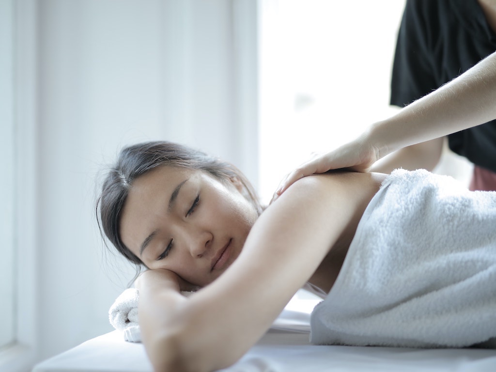 postnatal massage by confinement nanny Singapore