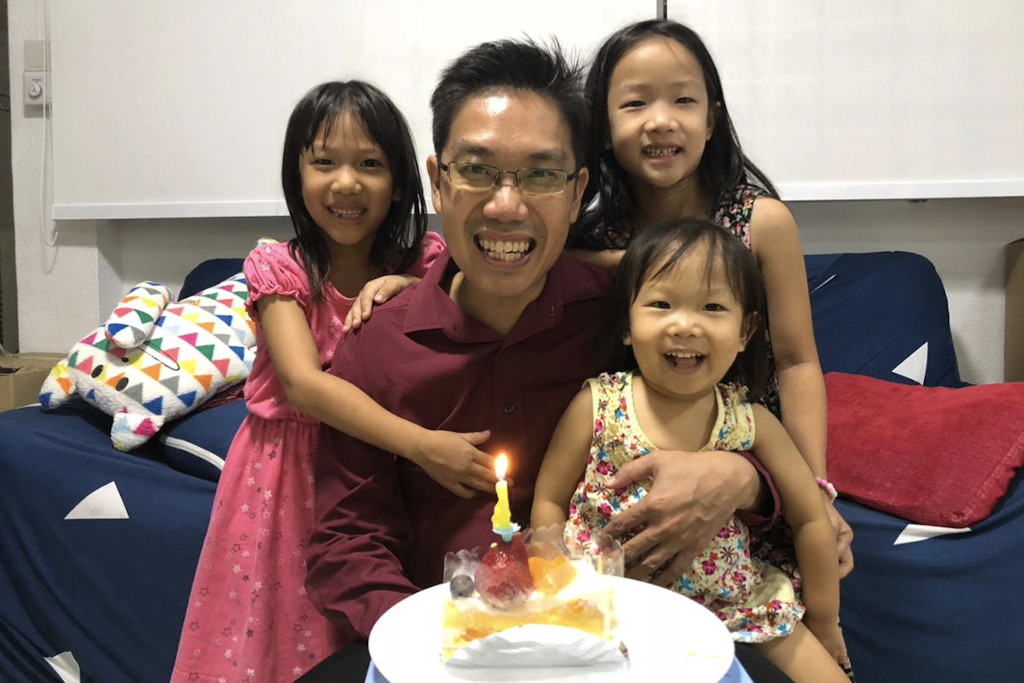 homeschool dad Aaron Tay and his girls