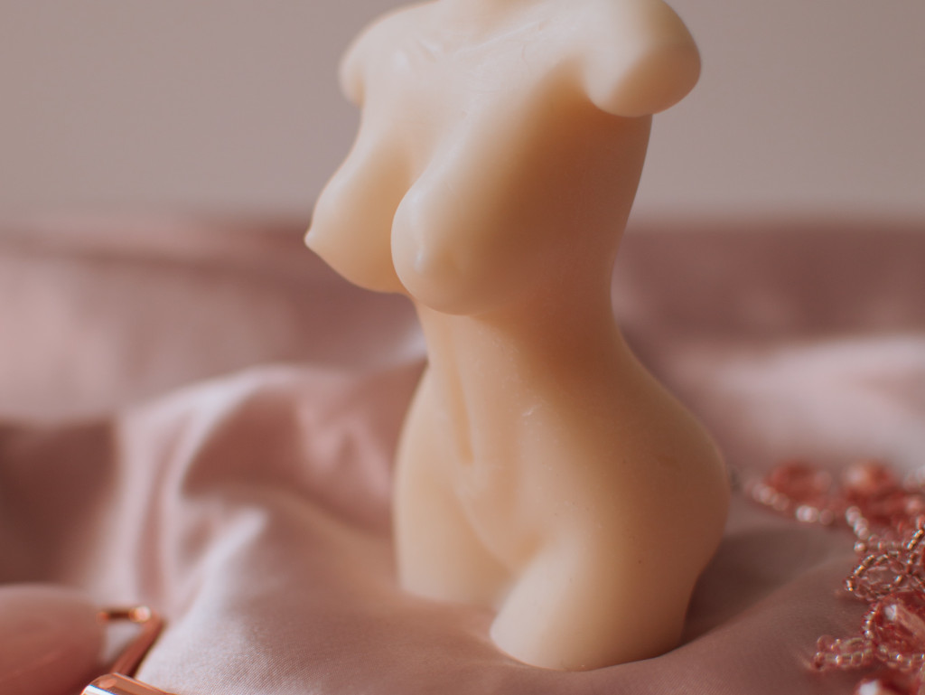 porn objectifies a woman's body