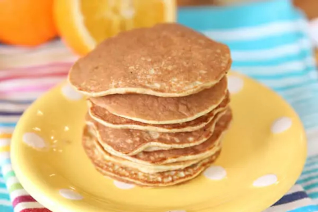 easy breakfast ideas for kids - Two Ingredient Pancakes