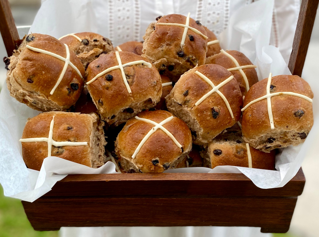 Baker & Cook’s Hot Cross Buns