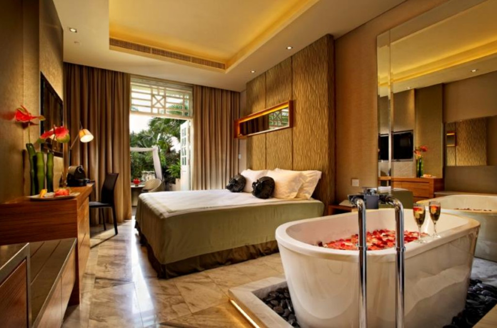 Luxurious Affection Staycation Package at Hotel Fort Canning