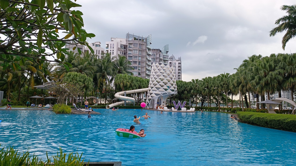 WET Pool at W Singapore – Sentosa Cove