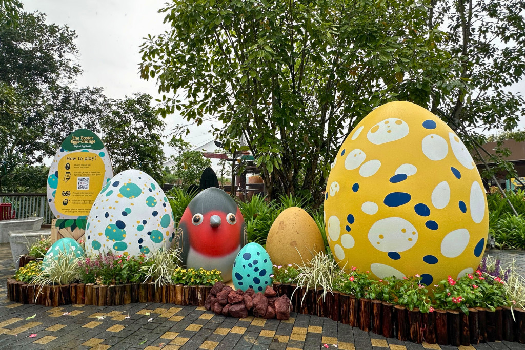 Easter Eggs-travaganza at Bird Paradise