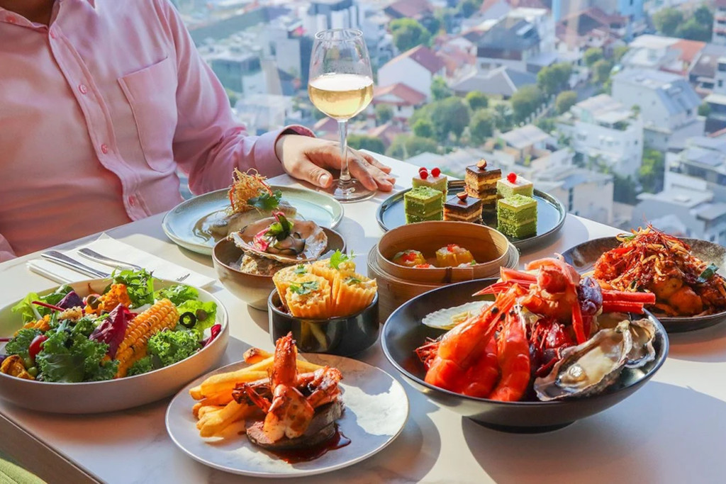 Sunday Seafood Buffet at Sky22
