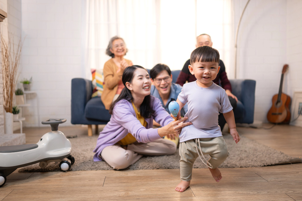 multigenerational family at home