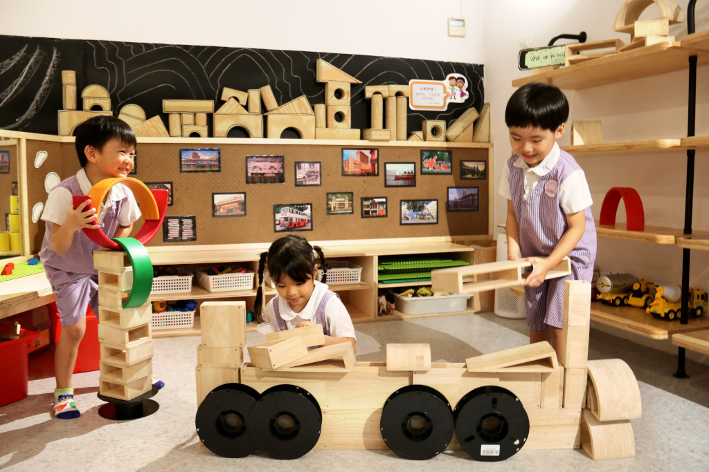 technology and AI-forward preschools in Singapore - Mulberry Learning